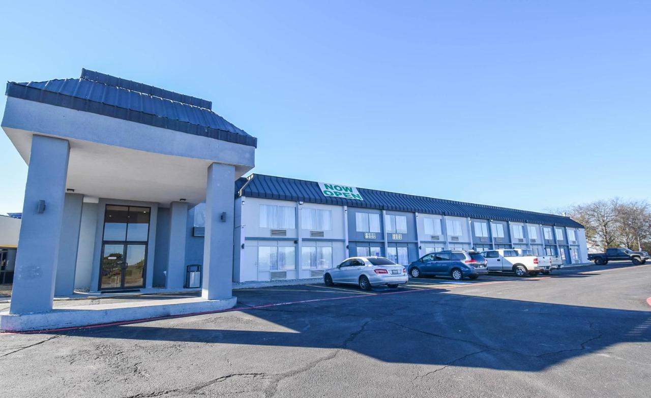 Quality Inn & Suites Салфер-Спрингс Экстерьер фото